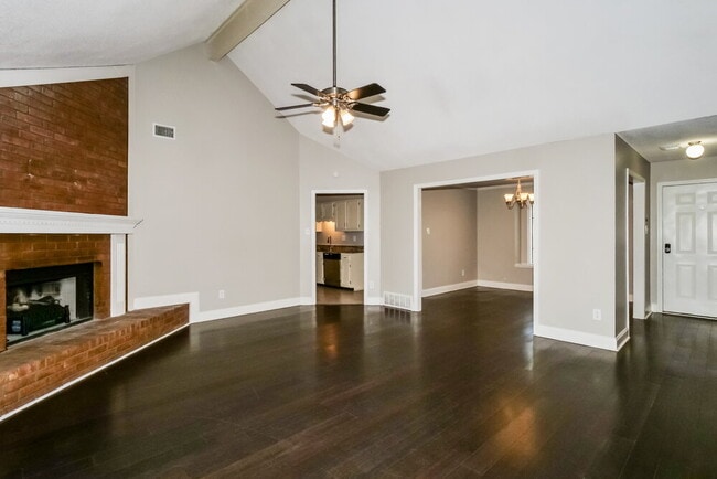 Building Photo - 8139 Creek Way Cove