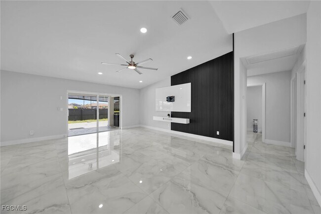 Building Photo - 3095 NW 4th Pl