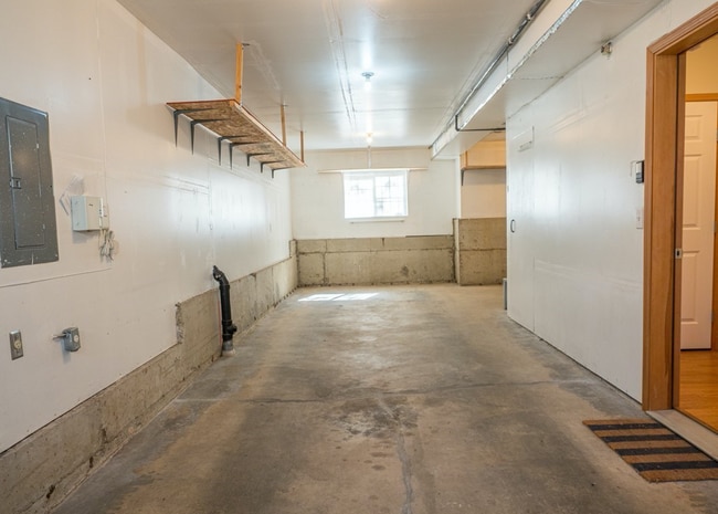 Building Photo - Bright and Modern 3bed Home in Perfect Location