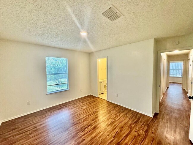 Building Photo - 5105 Purple Sage Dr