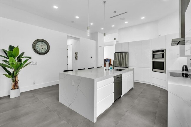 Building Photo - 5851 NW 125th Terrace