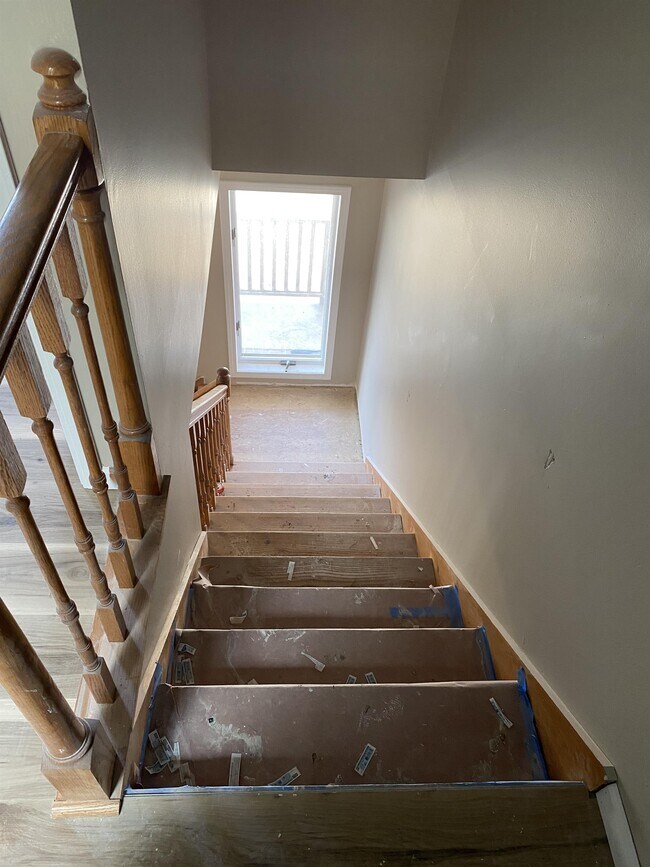 Building Photo - 2400 Sunflower St