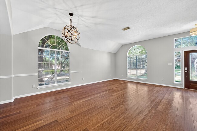 Building Photo - 16431 Red Crest Dr