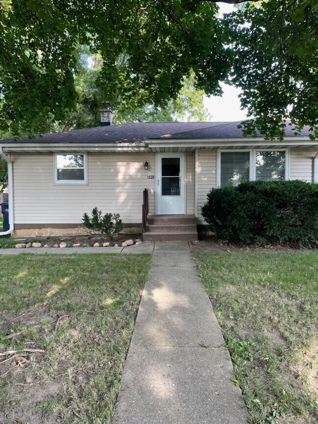 Primary Photo - 1514-1520 Alden Rd