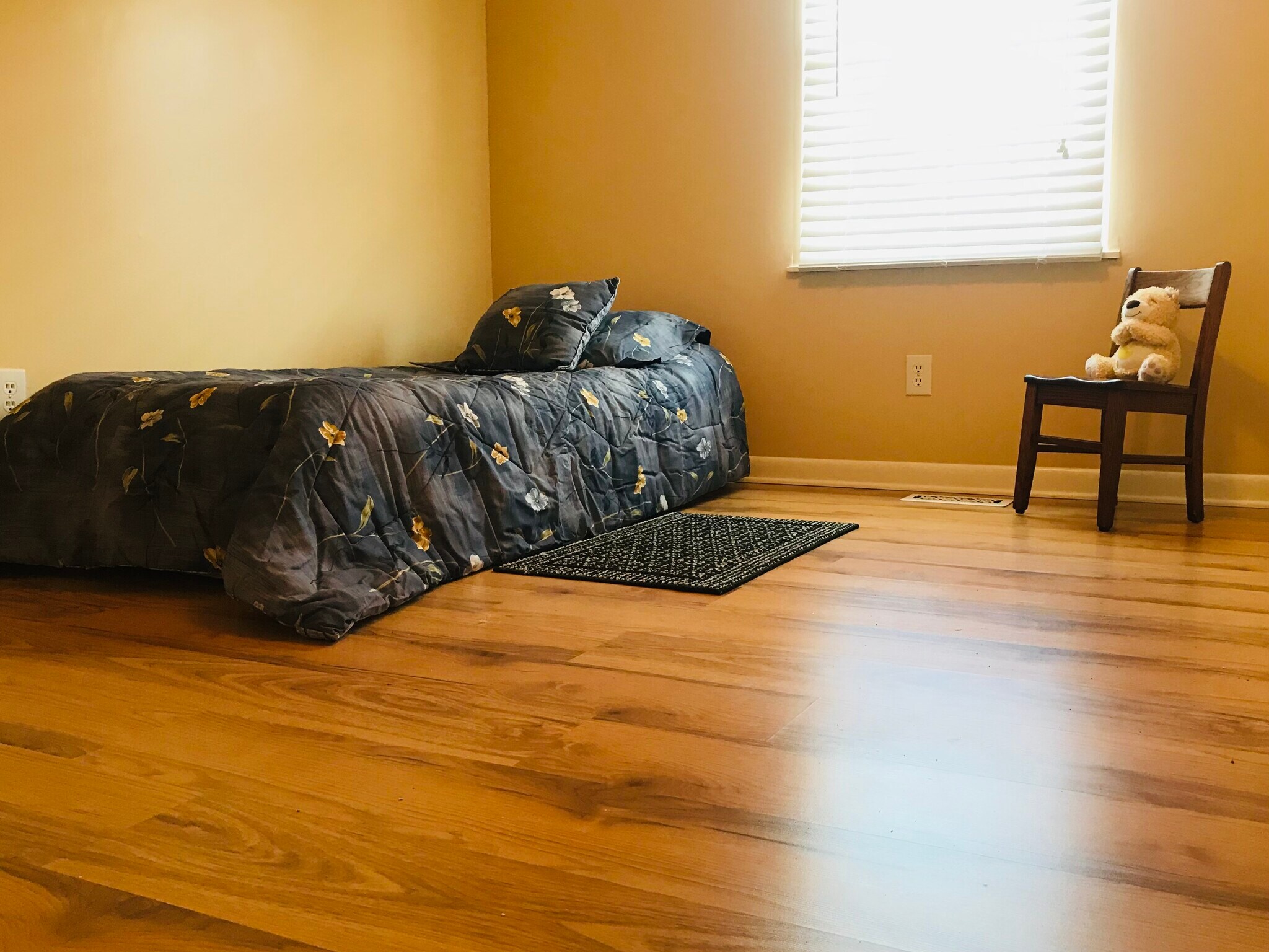 Bedroom #2-upstairs - 109 Geronimo Dr