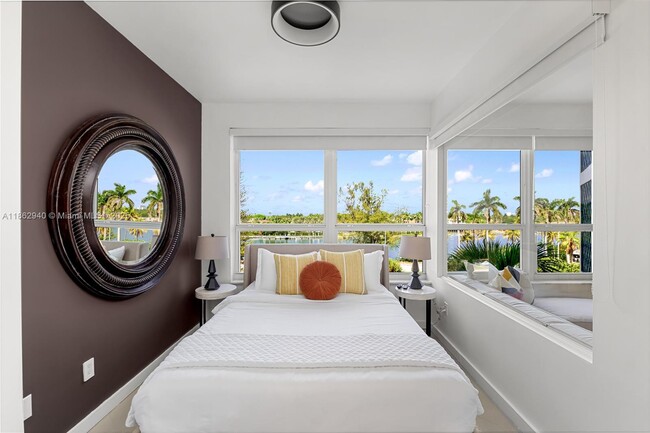 Building Photo - 4925 Collins Ave