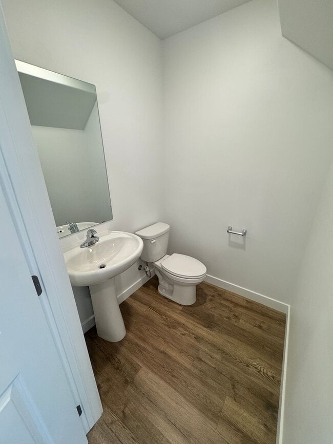 Building Photo - Brand New Long Valley Town home!!