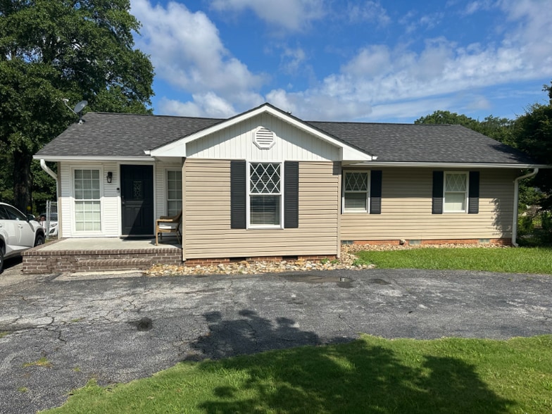 Primary Photo - 228 Brookdale Ave