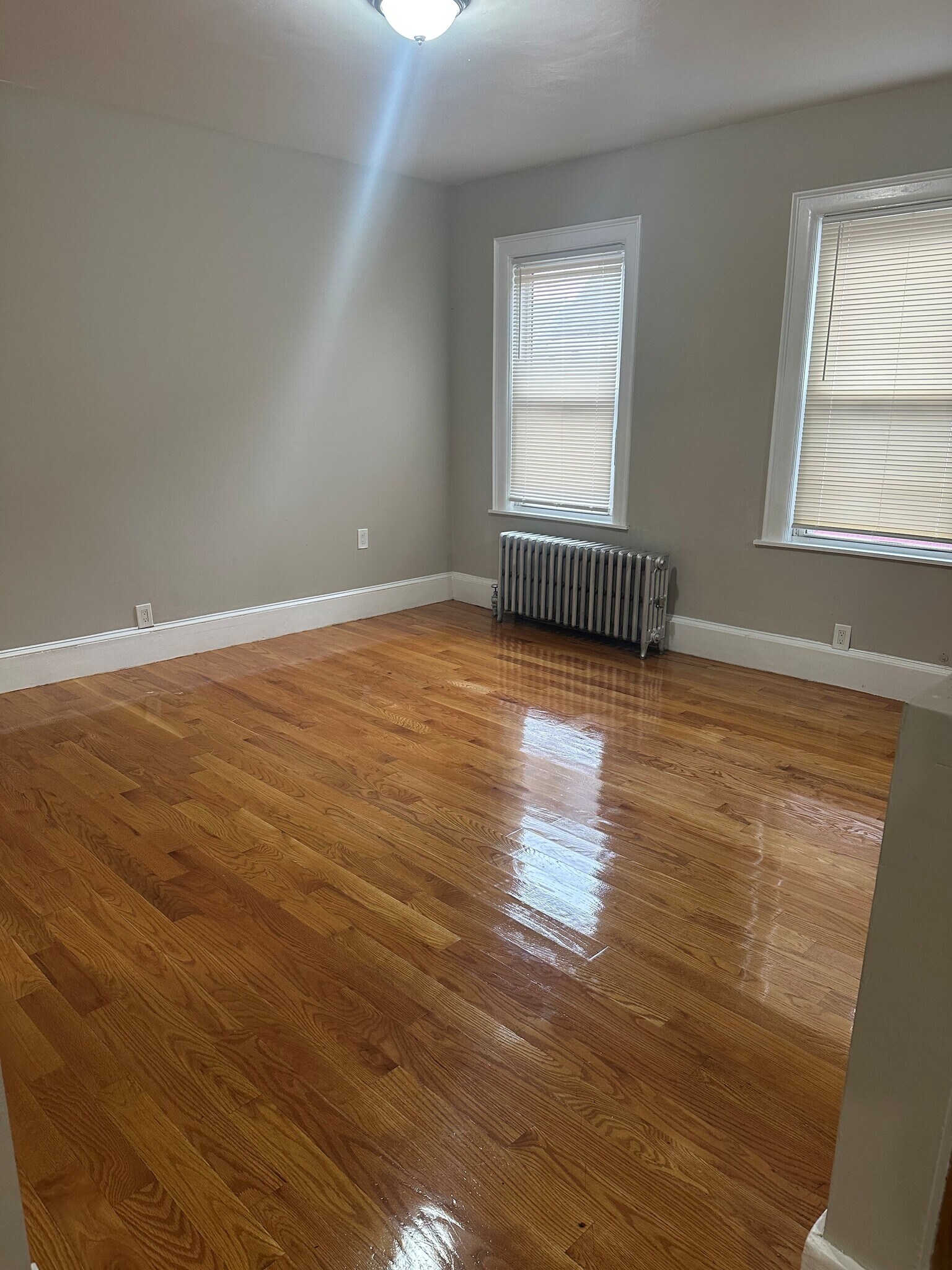 Building Photo - 33 Algonquin St