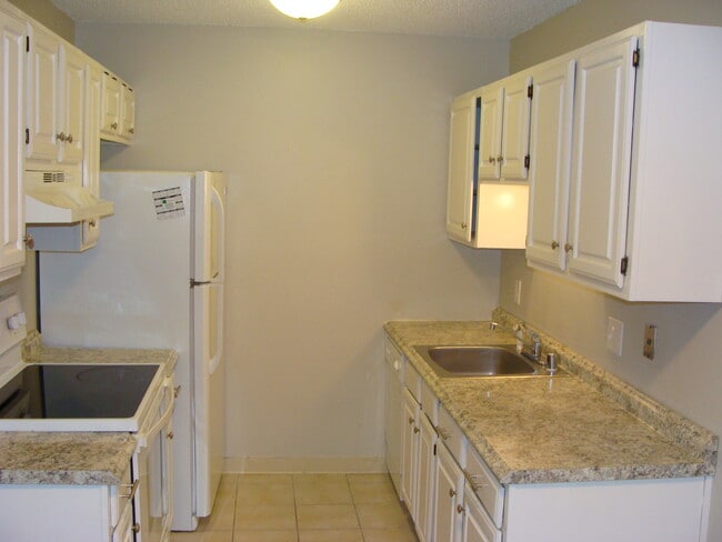 Building Photo - 998 W Beaver Creek Blvd