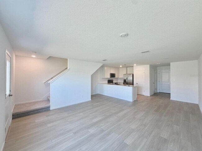 Building Photo - 836 Lynx St