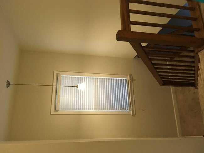 Building Photo - 1722 Ranchview Dr