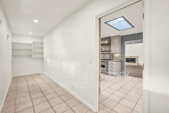 Building Photo - 4083 Sunset Ln