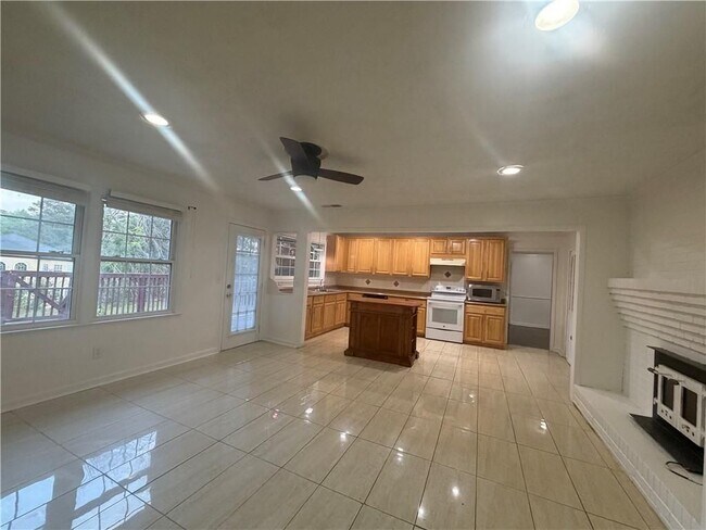 Building Photo - 981 Woodward Park Dr