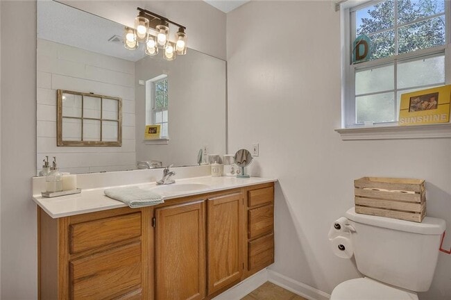 Building Photo - 313 Ridge Hill Cir