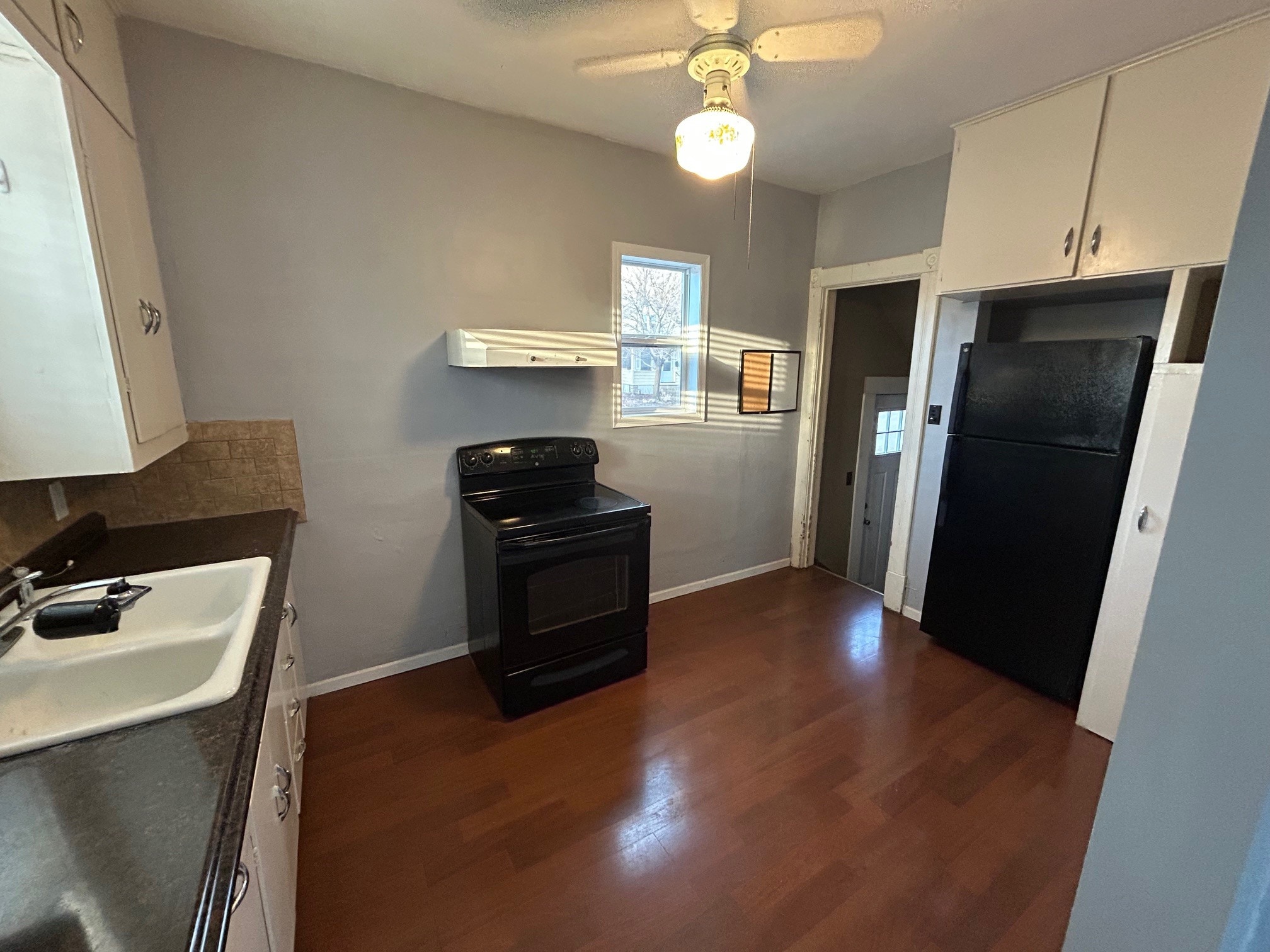 Kitchen - 821 Minnesota Ave