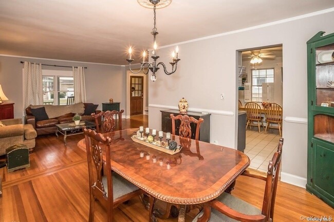 Building Photo - 2 Elm Pl