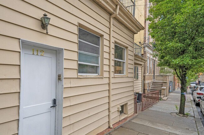 Building Photo - 112 34th St