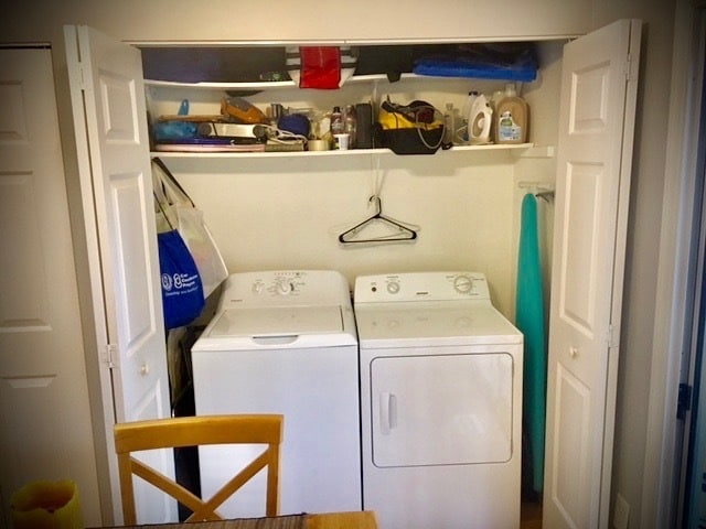 Washer/dryer in closet on main floor - 104B Hillcrest Ave