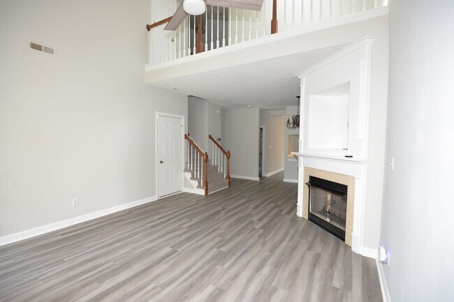 Building Photo - 2 Bedroom Townhome in Cypress Point North
