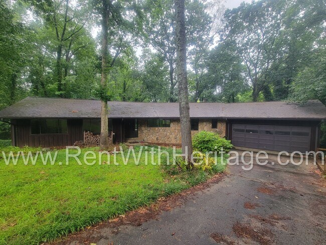 Building Photo - 1050 Flamingo Dr