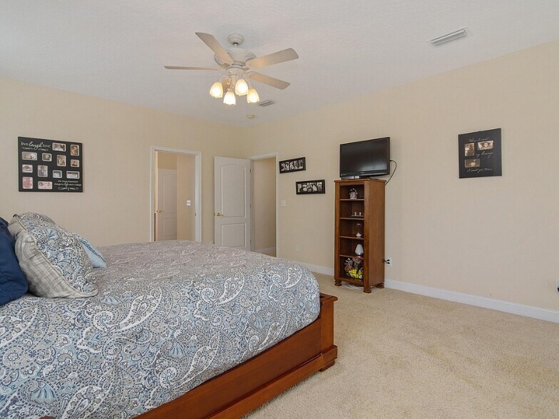 Building Photo - 2396 Palm Harbor Dr