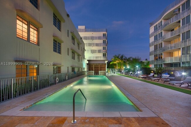 Building Photo - 210 W Park Dr