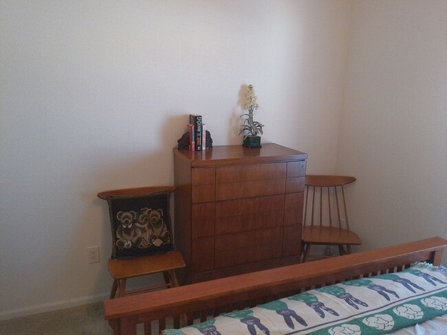 Building Photo - WInter Rental Oct to April 2026