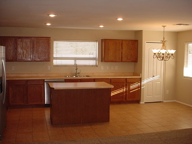 Building Photo - Super clean Rancho El Dorado jewel with new carpet and fresh paint.