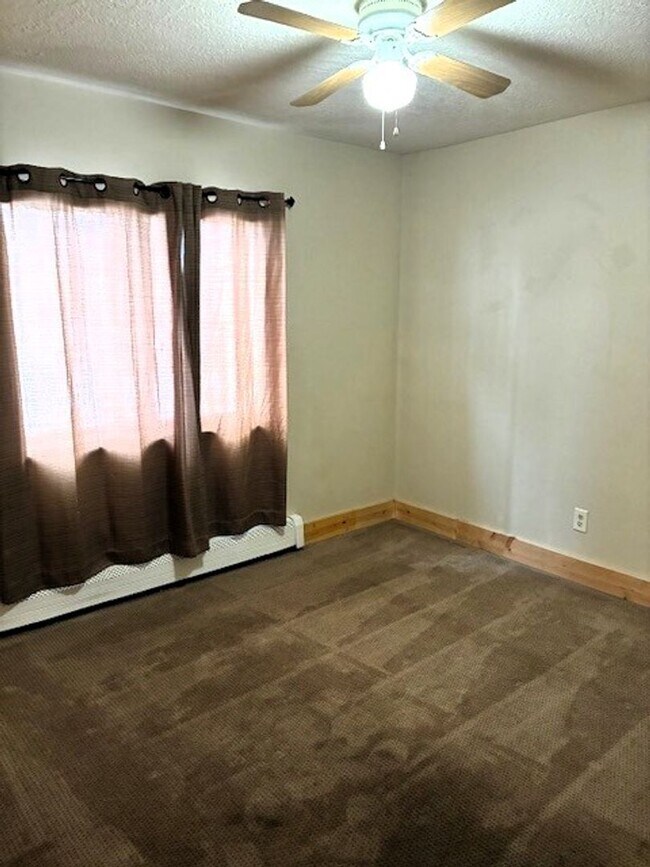 Building Photo - Long Term Rental- Dillon Valley East Y104