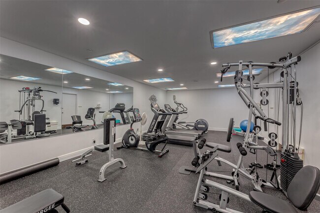 Building Photo - 2900 NE 14th Street Causeway