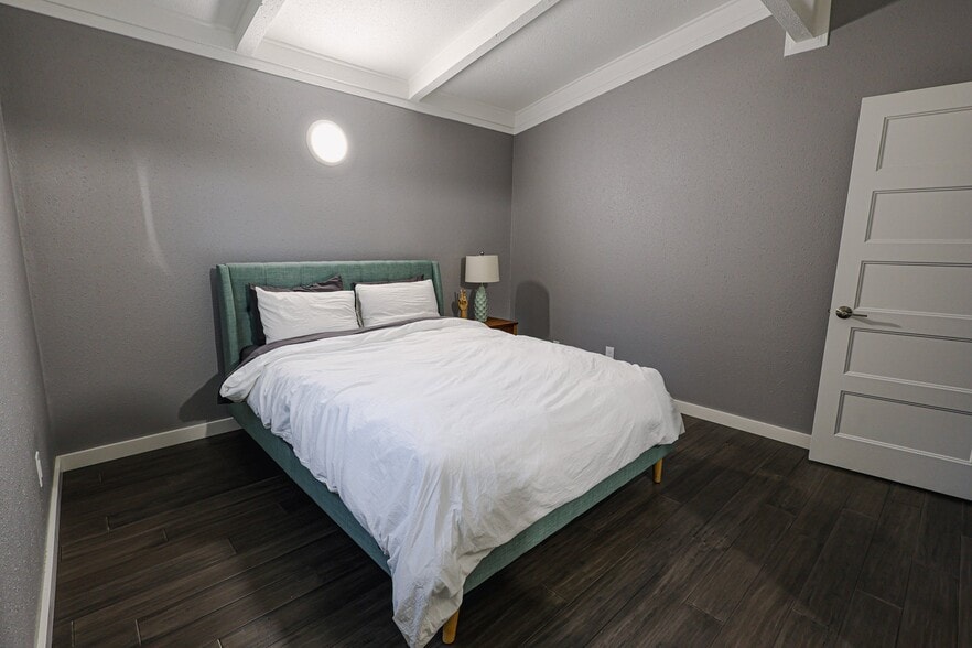 Building Photo - 18912 46th Ave S