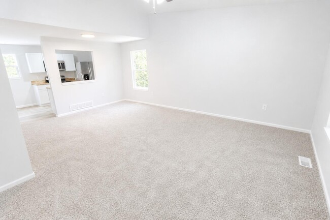Building Photo - 5318 Godas Cir
