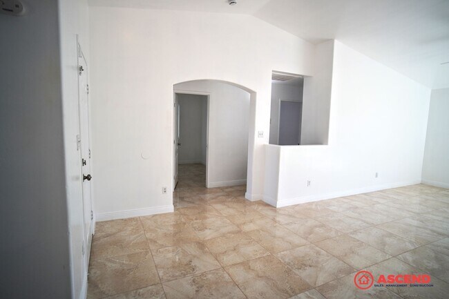 Building Photo - Darling Home in SW!