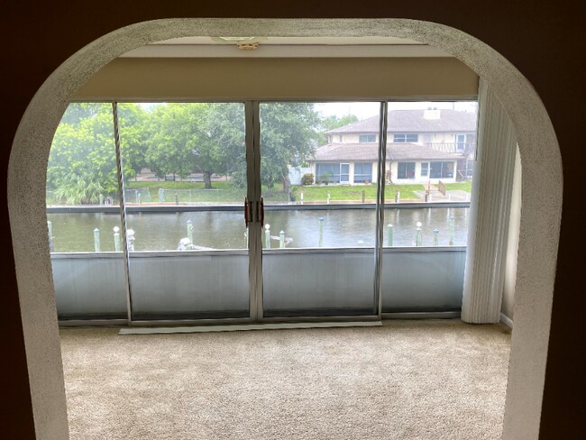 Building Photo - 4802 Tudor Dr