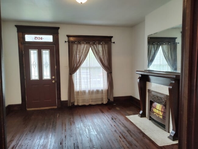 Building Photo - JARental