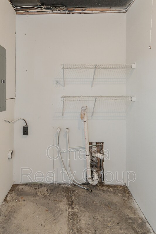 Building Photo - 1861 Gillespie Dr