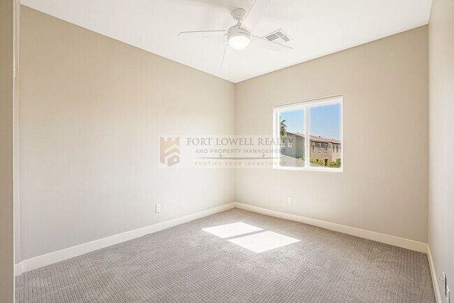 Building Photo - Amazing Rental in Lower Arcadia available ...