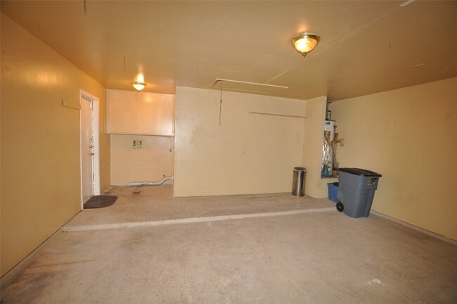 Building Photo - 2706 Sunbird Dr