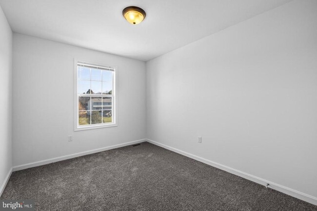 Building Photo - 6 Mustang Dr