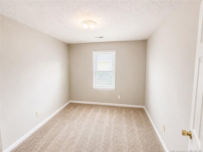 Building Photo - 633 Winthrop Ct