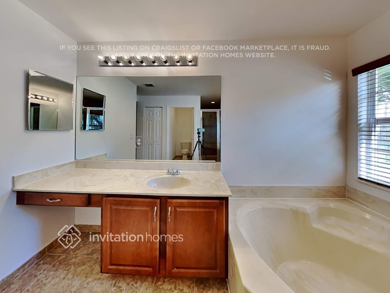 Building Photo - 10441 Yarrow Dr
