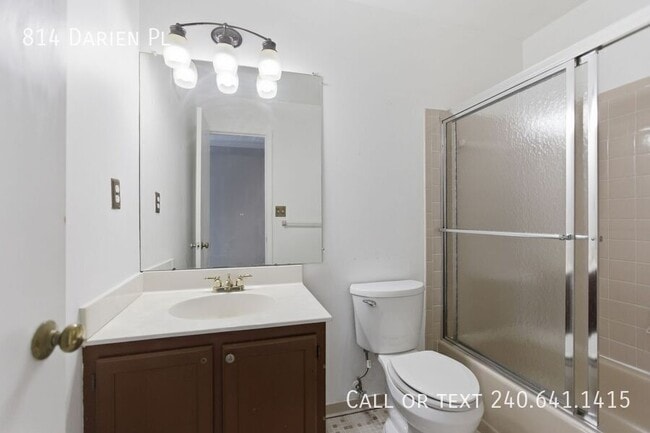 Building Photo - 814 Darien Pl