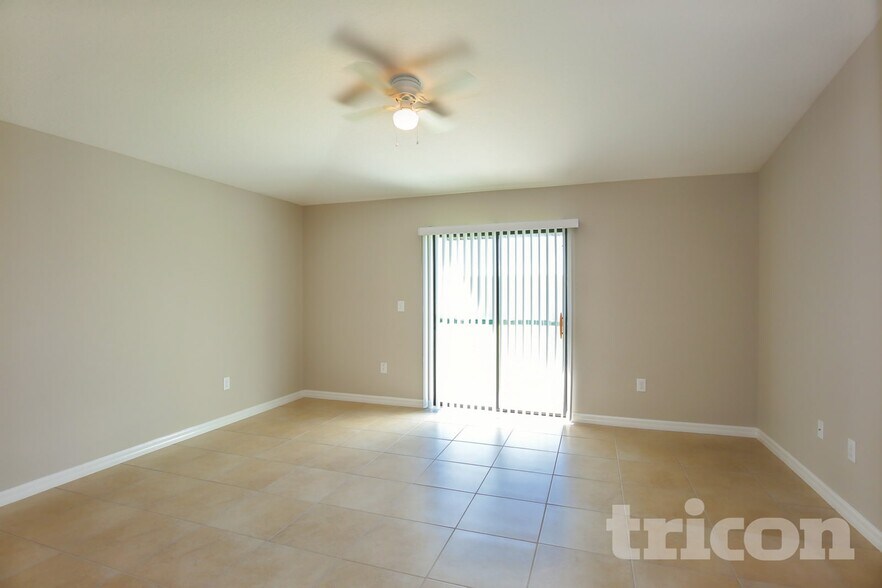 Building Photo - 9654 Sage Creek Dr