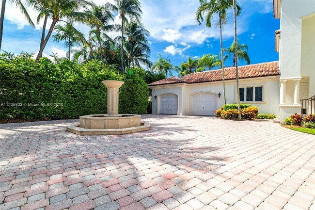 Building Photo - 709 Idlewyld Dr