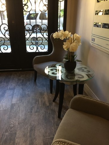 Lobby - 11952 Montana Ave