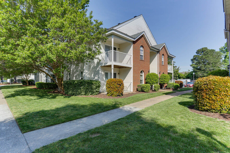 Building Photo - 1553 Penrose Arch