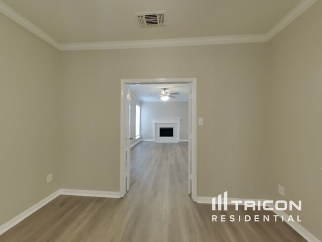 Building Photo - 8128 Mt Shasta Cir