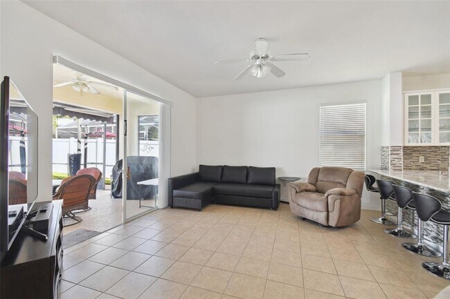 Building Photo - 258 Henley Cir