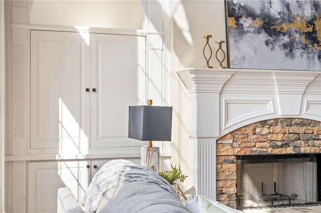 Building Photo - 870 Longstone Landing